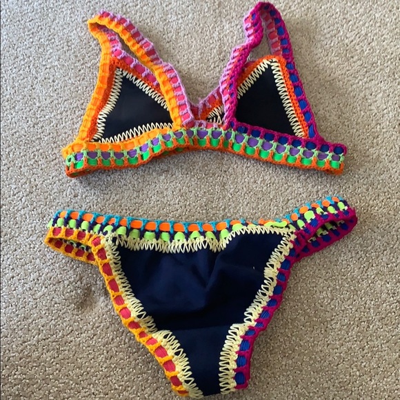 Bikini - Picture 3 of 3